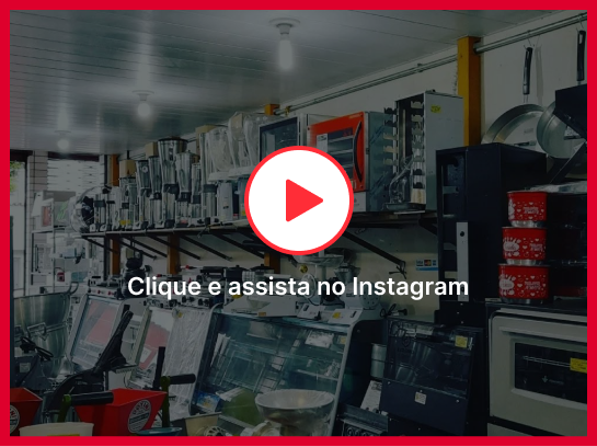Loja e equipe da Extra Máquinas